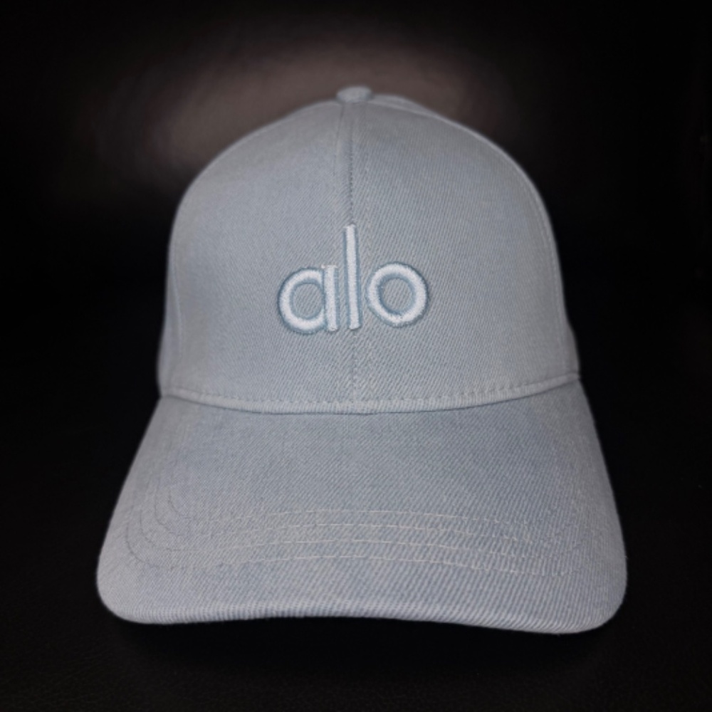 ALO YOGA DENIM BASEBALL CAP HAT UNISEX ONE SIZE ADJUSTABLE NEW - Picture 2 of 4